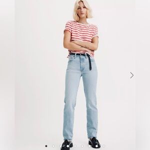 Levi's Like New 501 Original Button Fly Straight Leg Jeans in Light Wash Size 30